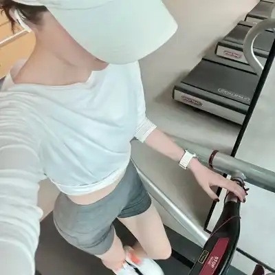 万英芳